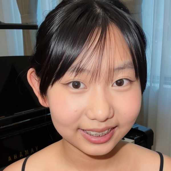 YA26-Linda-Ouimette-piano